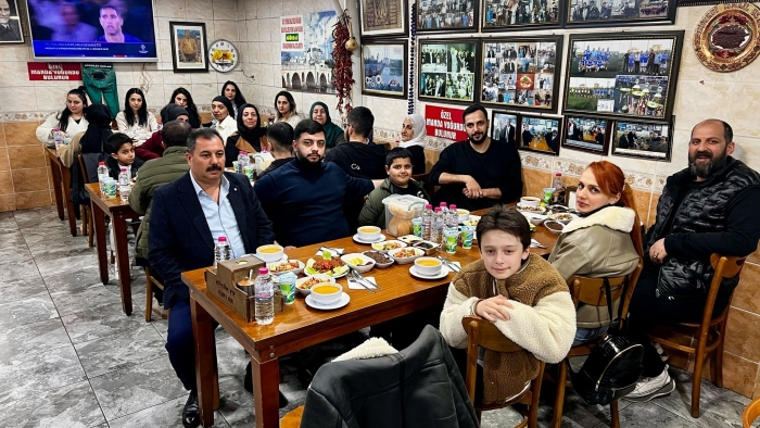 SELİMİYE CAMİ’NİN GÖLGESİNDE TÜDEŞ AİLESİNDEN İFTAR SOFRASI